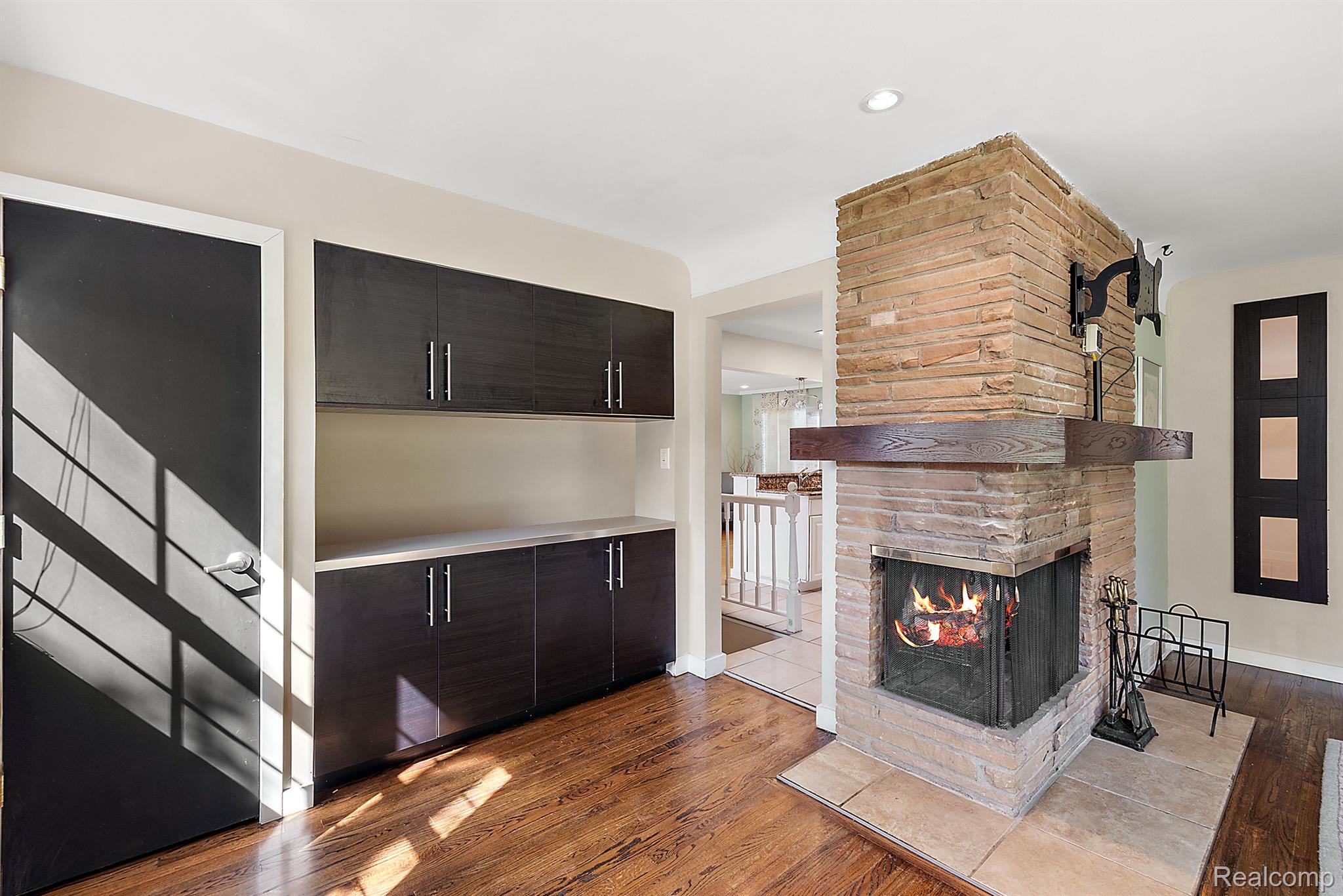3907 Auburn Drive