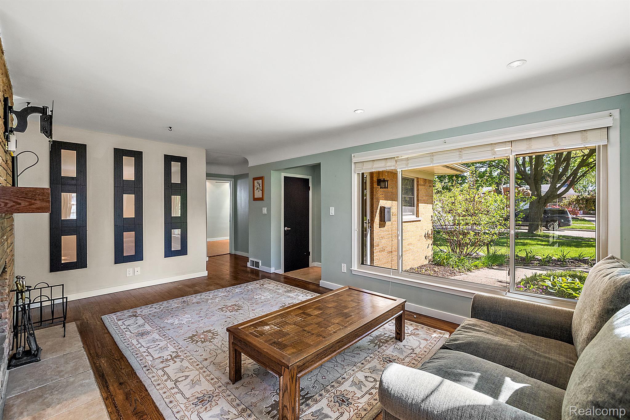 3907 Auburn Drive