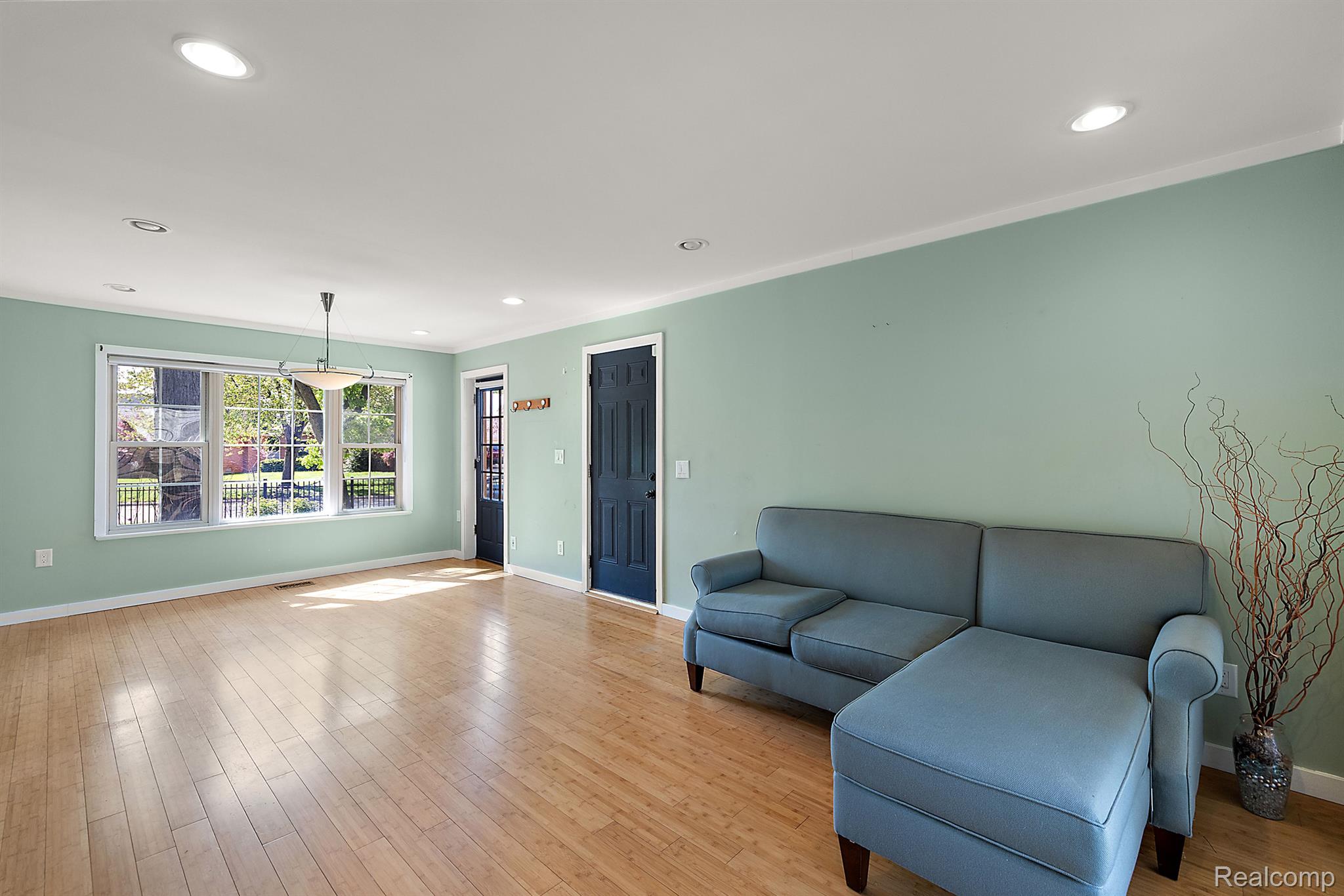 3907 Auburn Drive