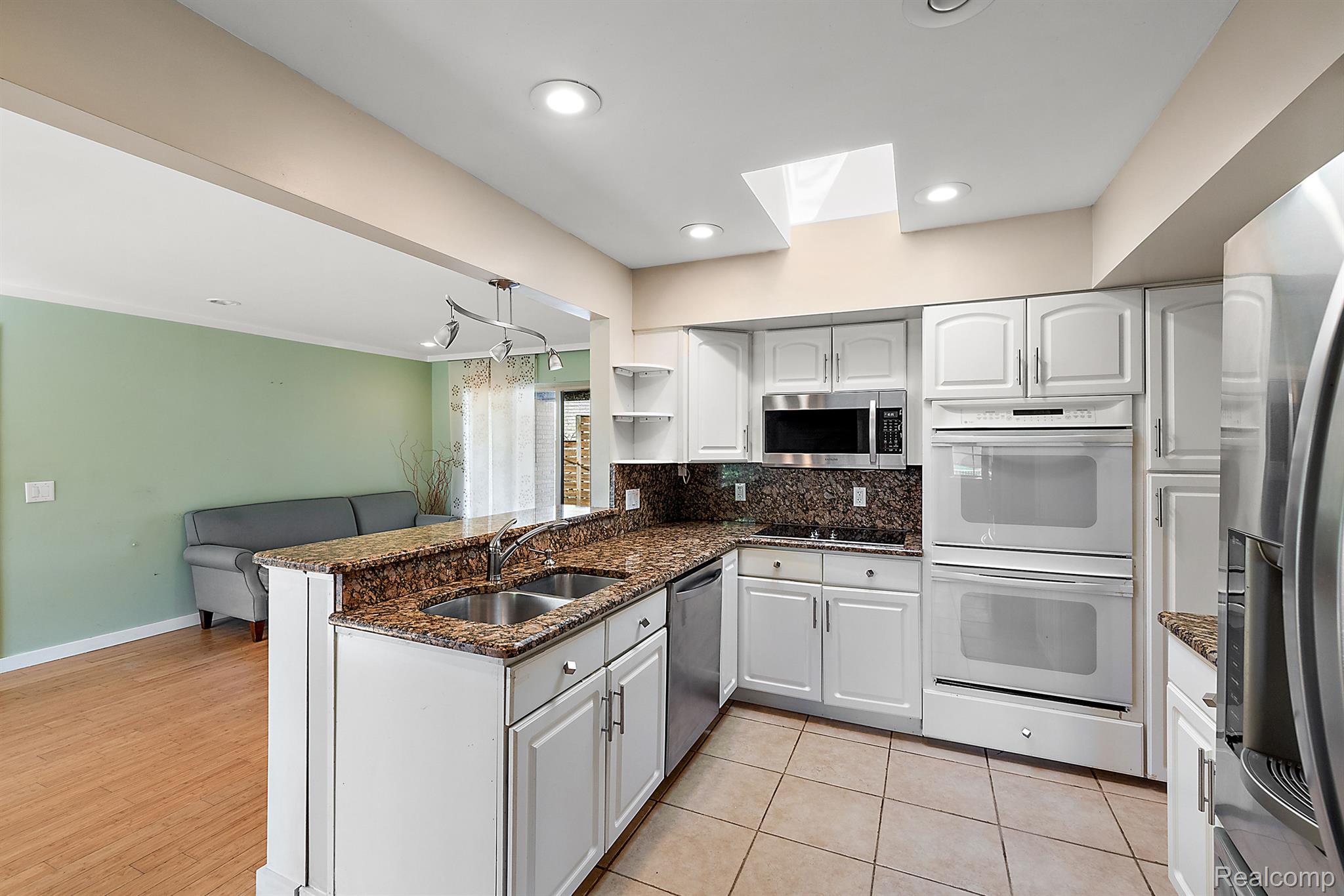 3907 Auburn Drive