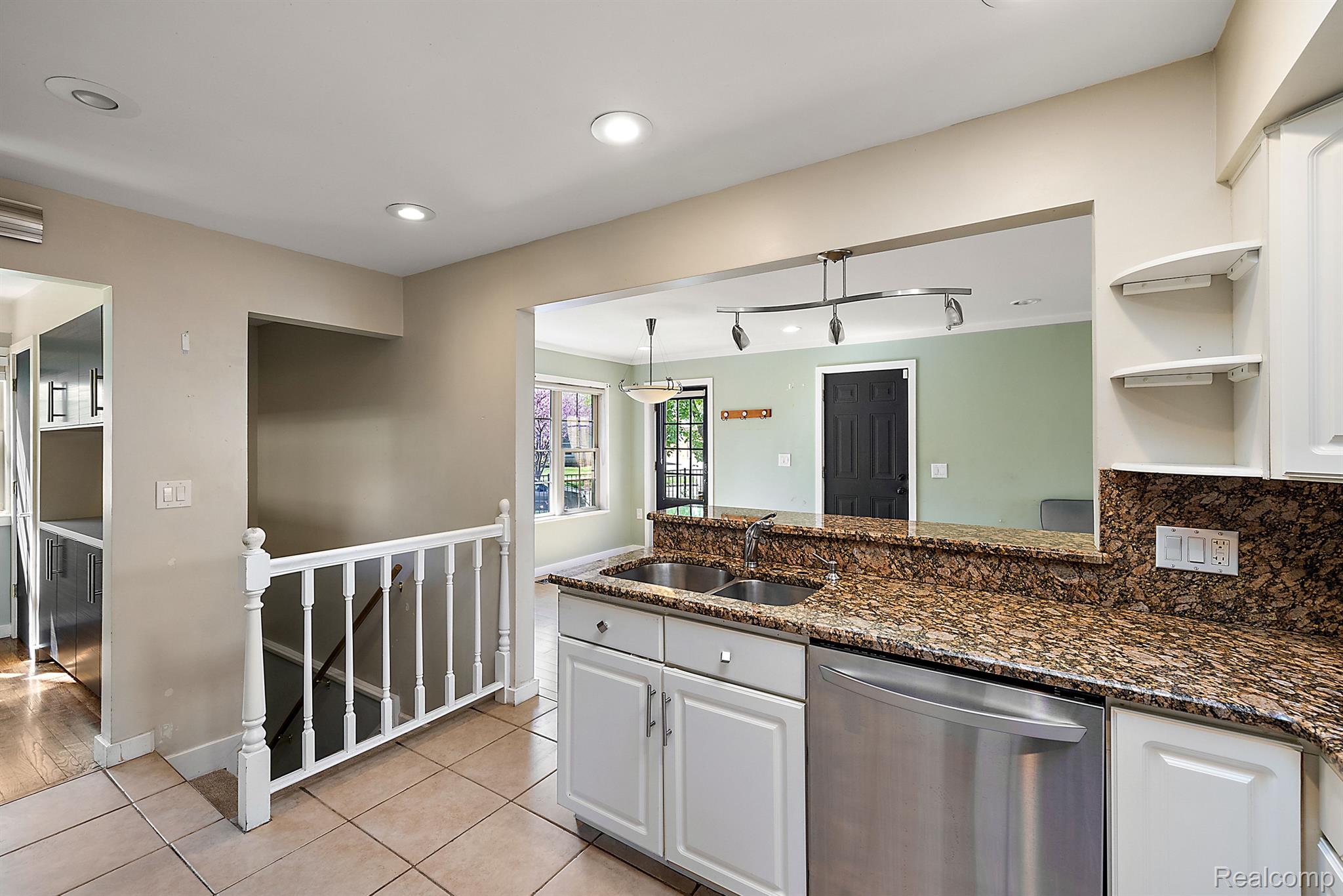 3907 Auburn Drive