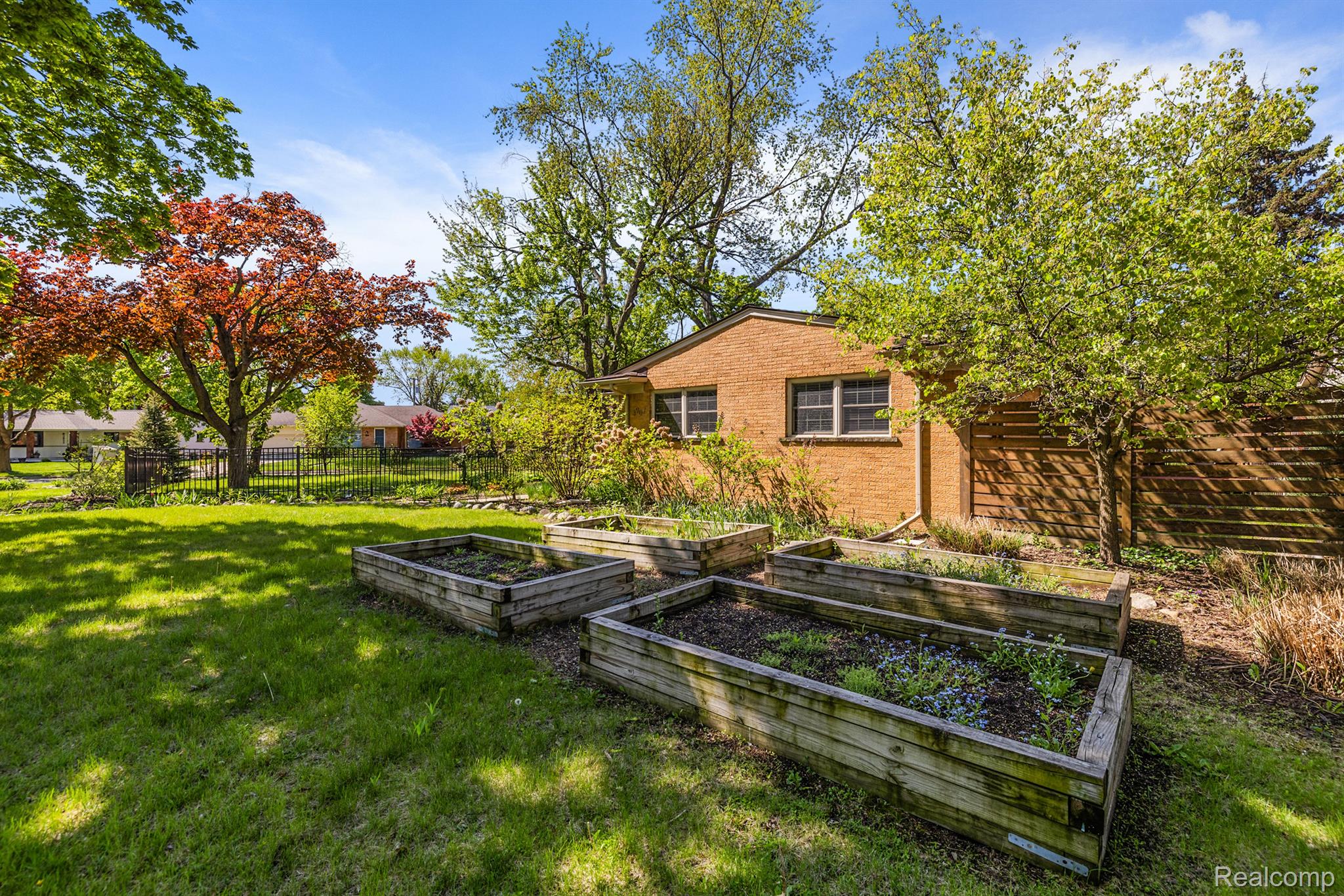 3907 Auburn Drive