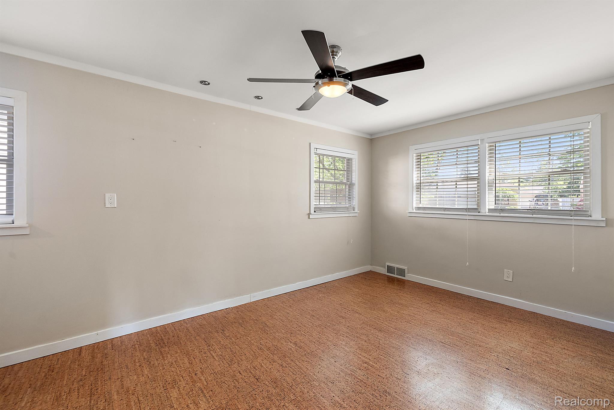 3907 Auburn Drive