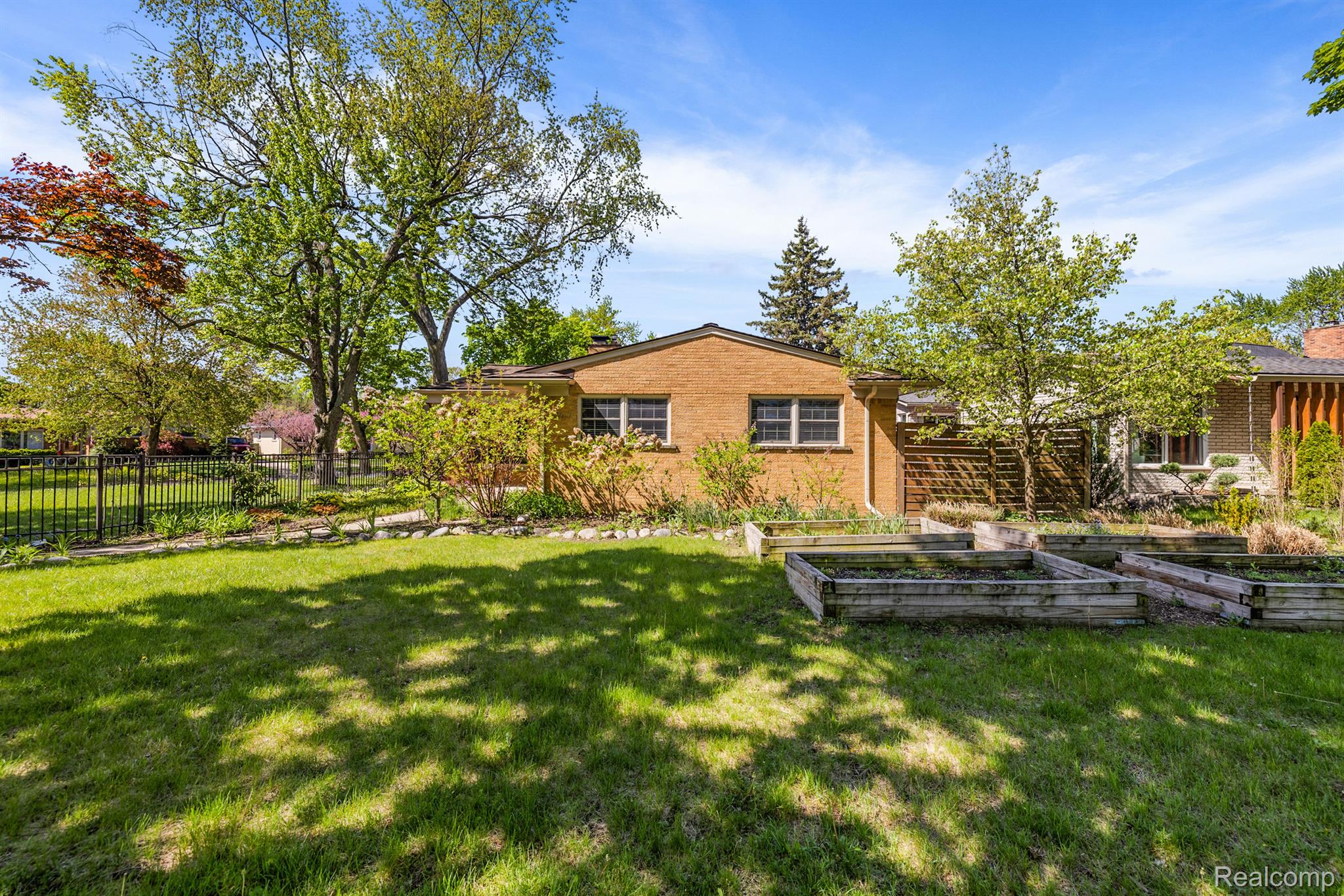 3907 Auburn Drive