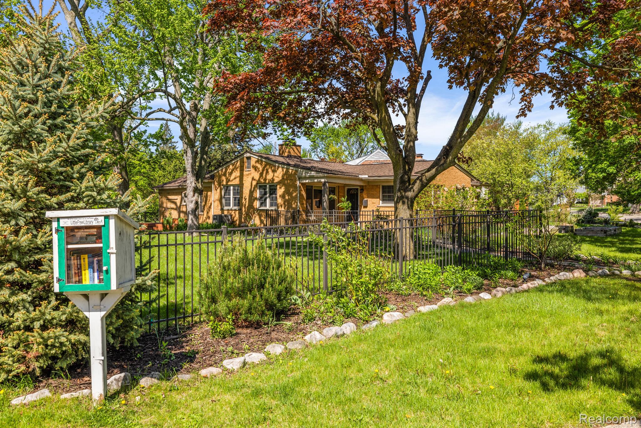 3907 Auburn Drive