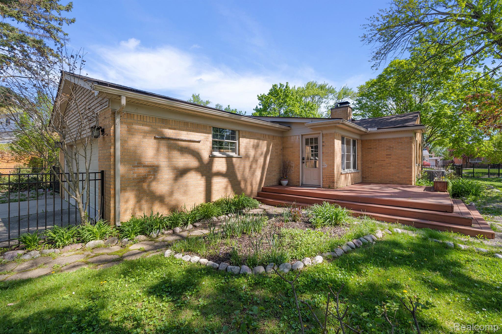 3907 Auburn Drive