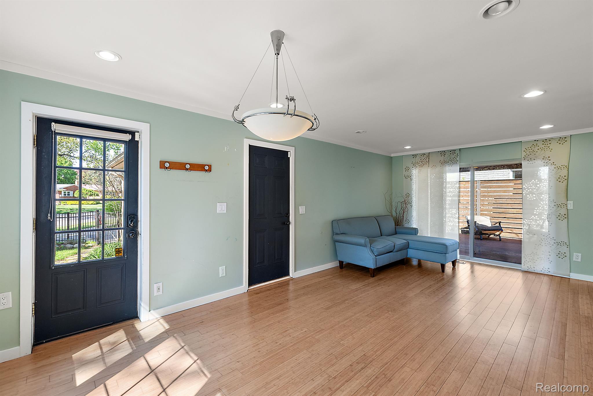 3907 Auburn Drive