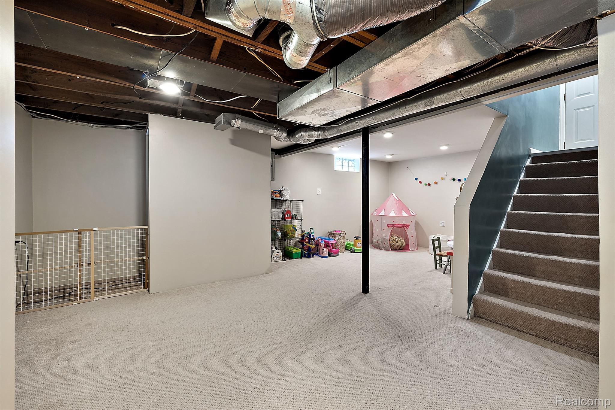 904 N DORCHESTER Avenue