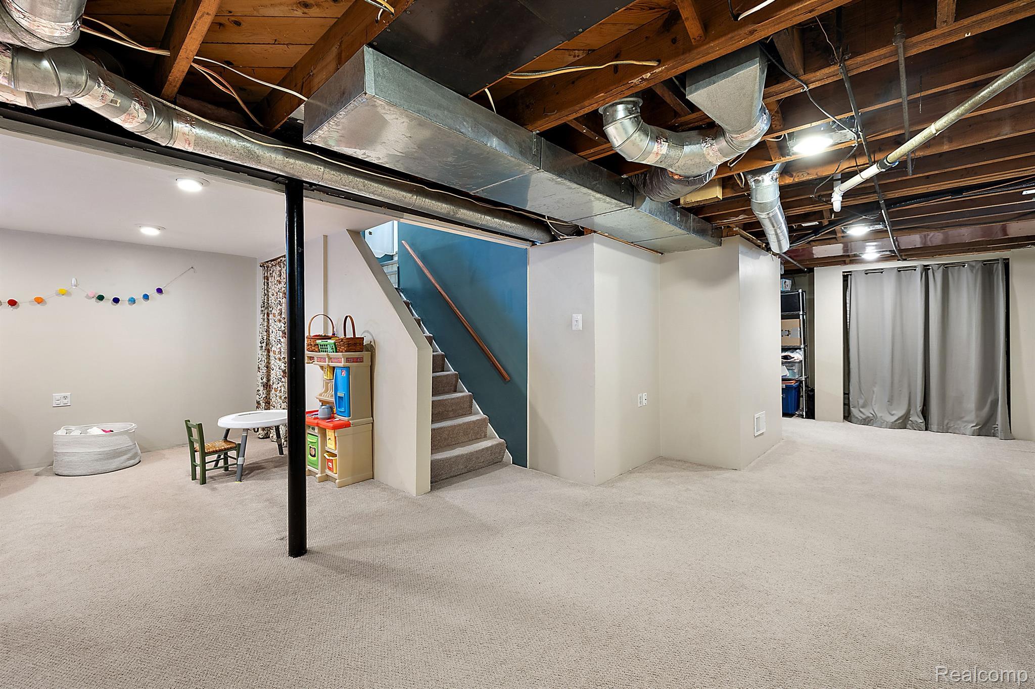 904 N DORCHESTER Avenue