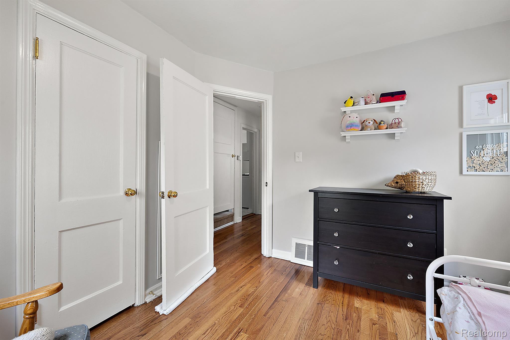 904 N DORCHESTER Avenue