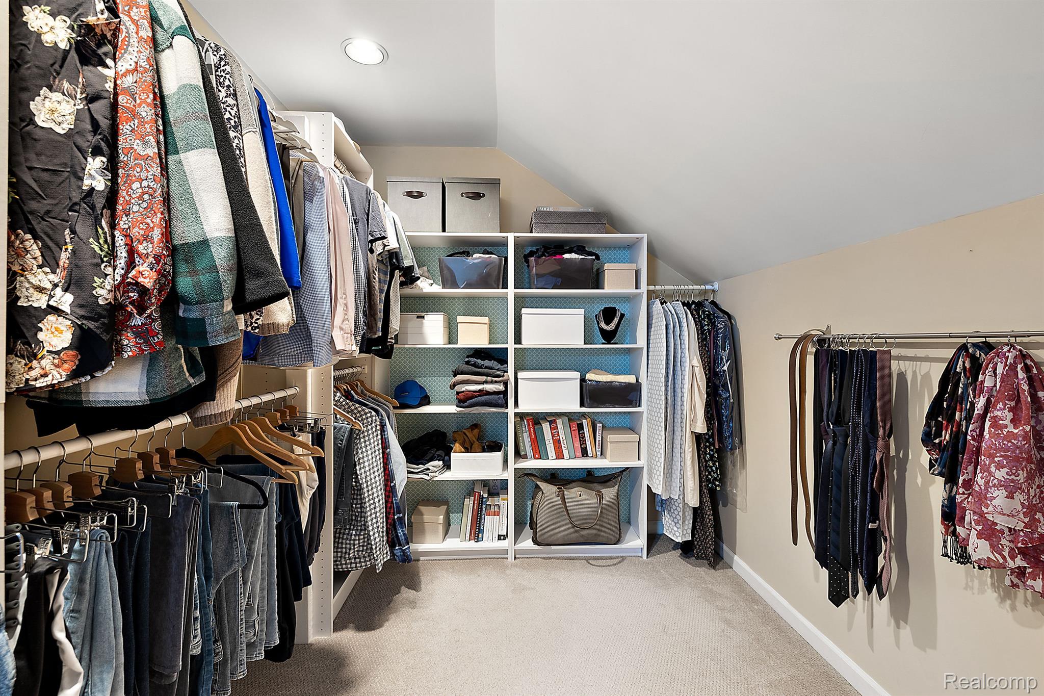 904 N DORCHESTER Avenue