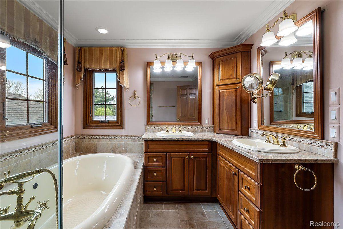152 Oakbridge Drive