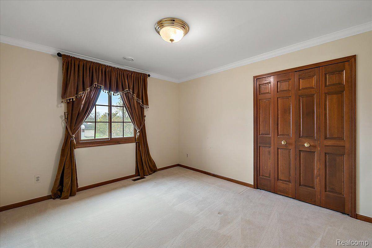 152 Oakbridge Drive