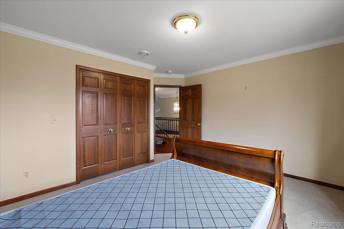 152 Oakbridge Drive