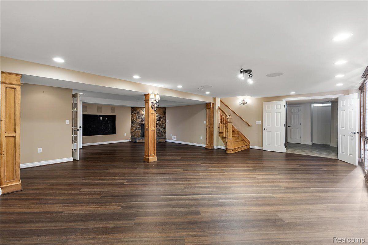 152 Oakbridge Drive