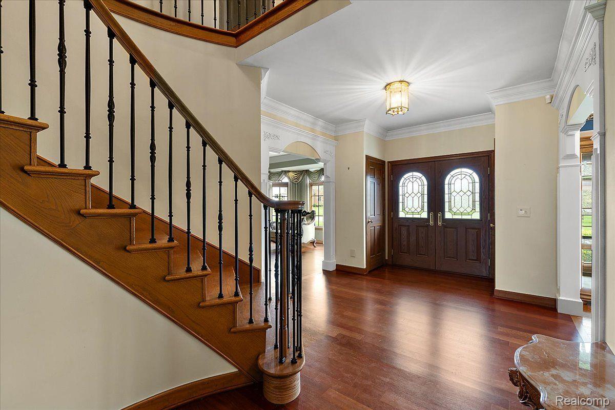 152 Oakbridge Drive
