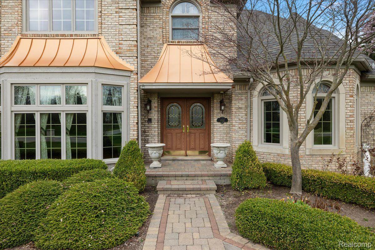 152 Oakbridge Drive