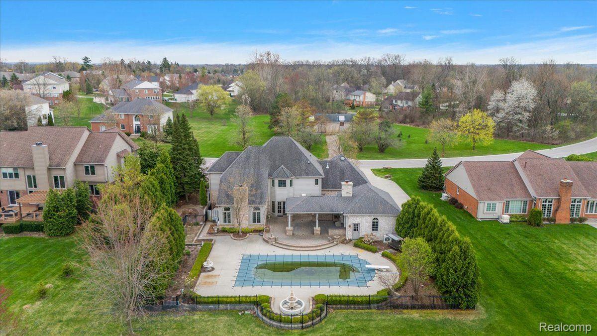 152 Oakbridge Drive