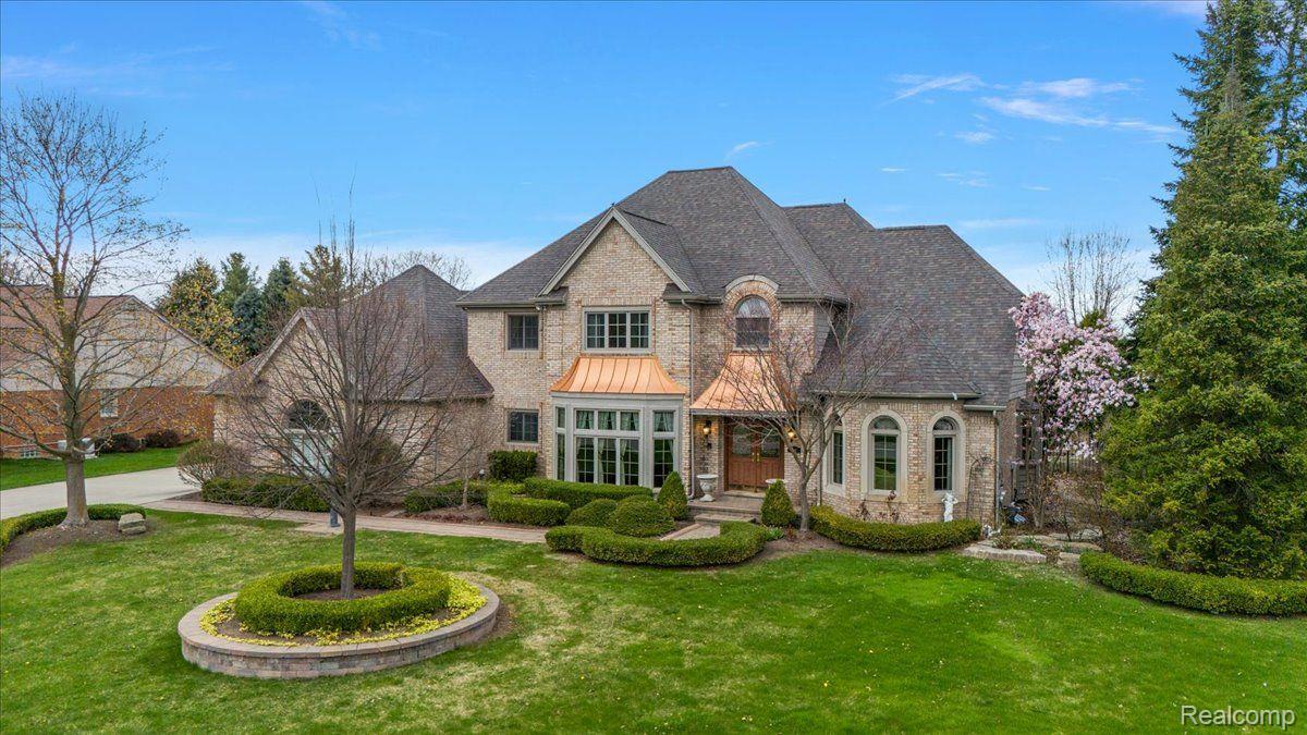 152 Oakbridge Drive
