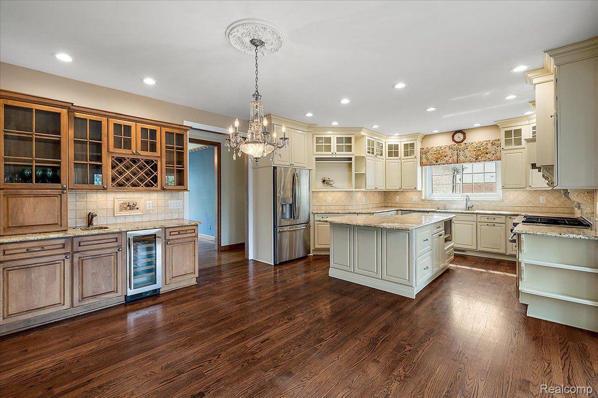 152 Oakbridge Drive
