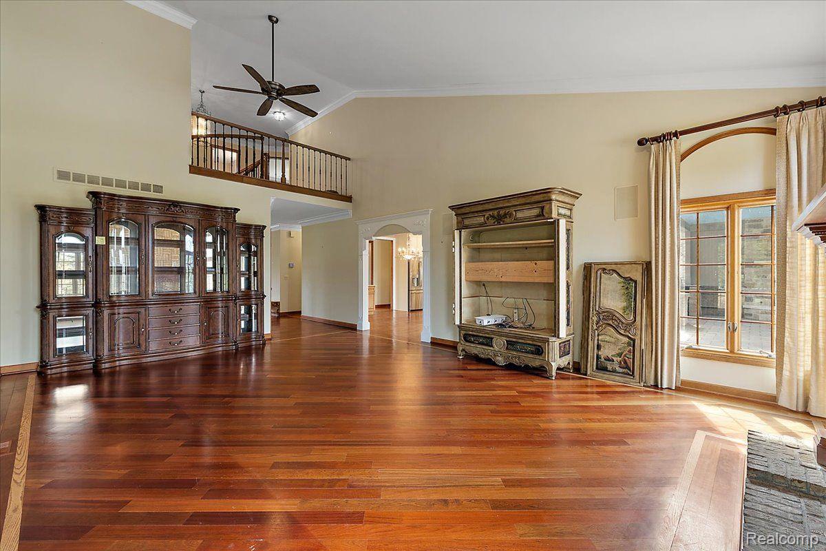 152 Oakbridge Drive