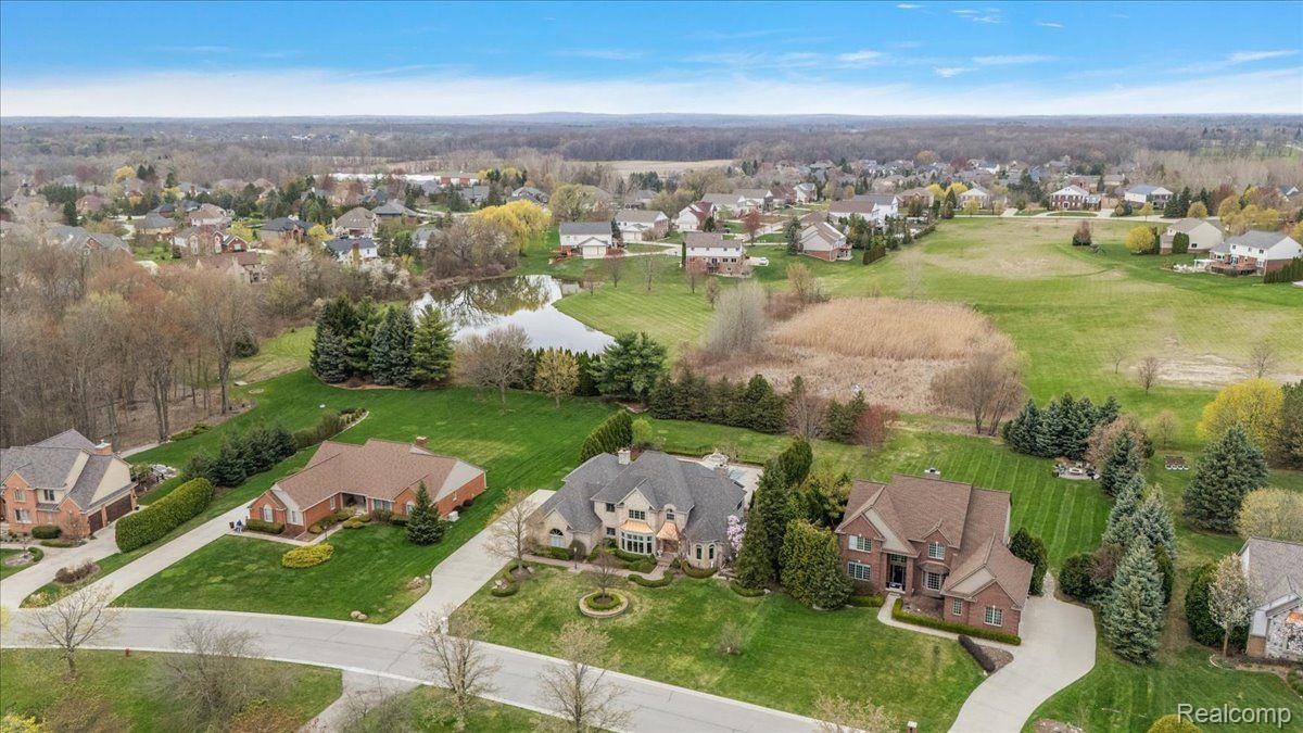 152 Oakbridge Drive