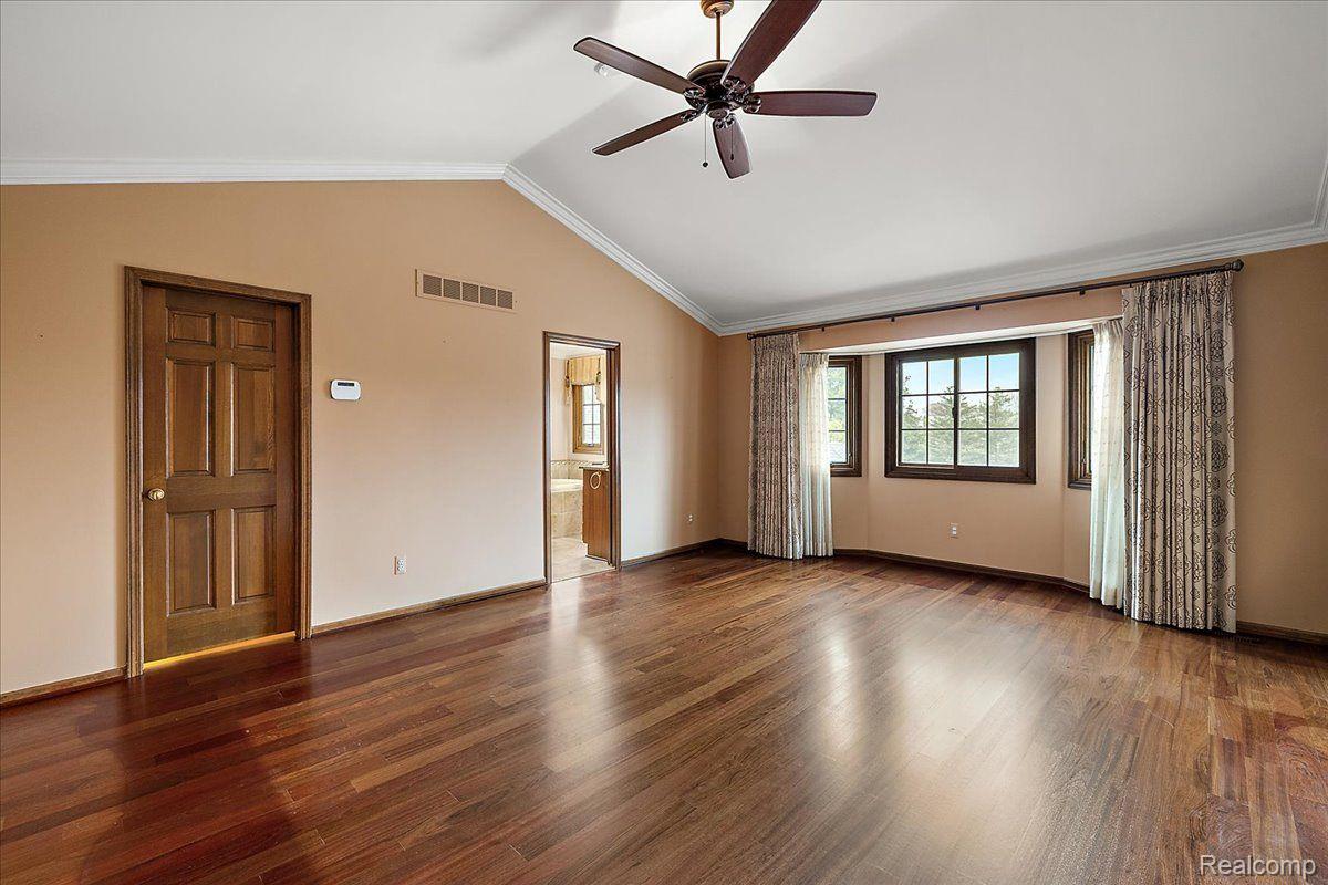 152 Oakbridge Drive