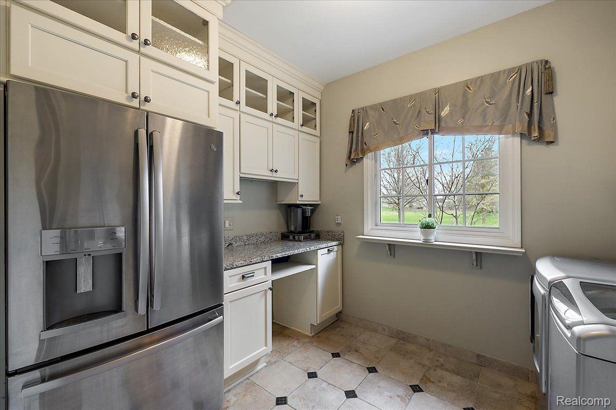 152 Oakbridge Drive