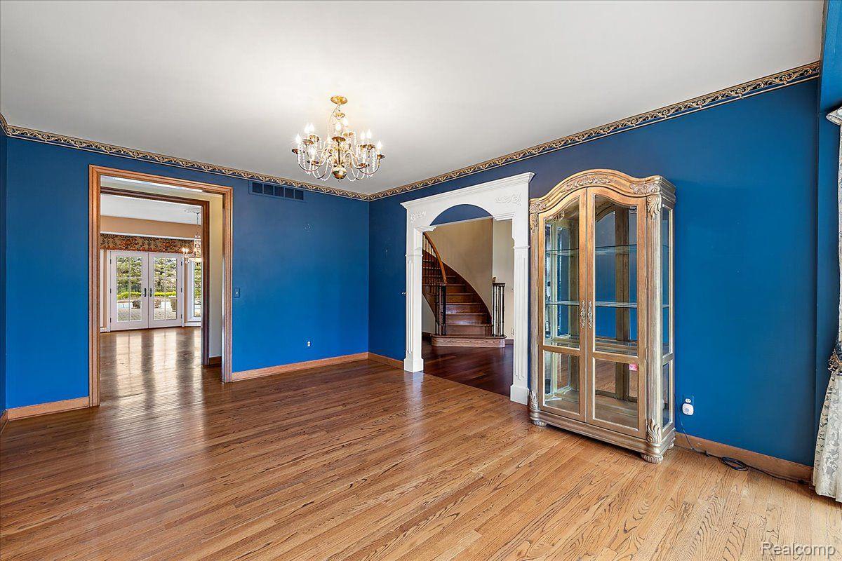 152 Oakbridge Drive