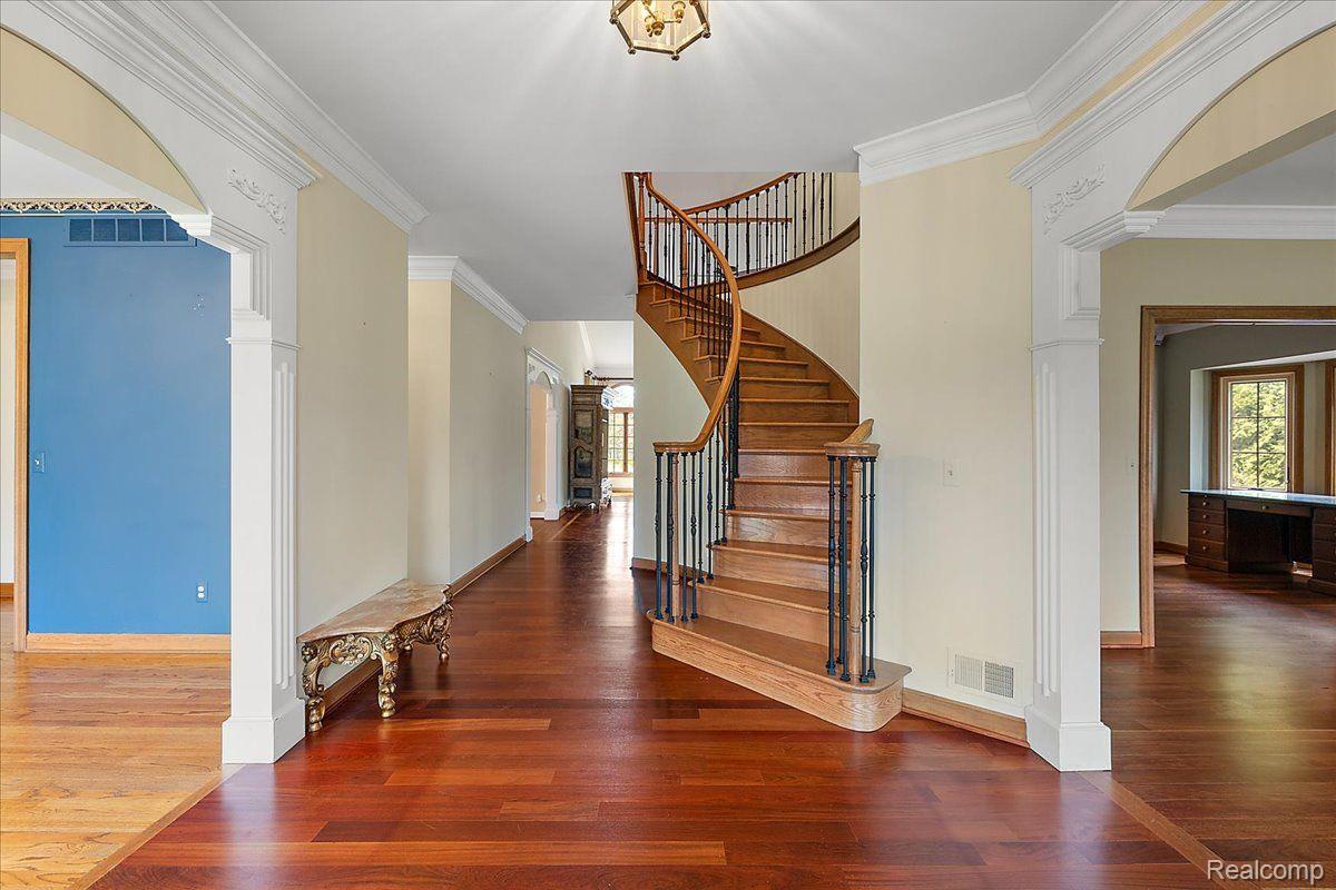 152 Oakbridge Drive