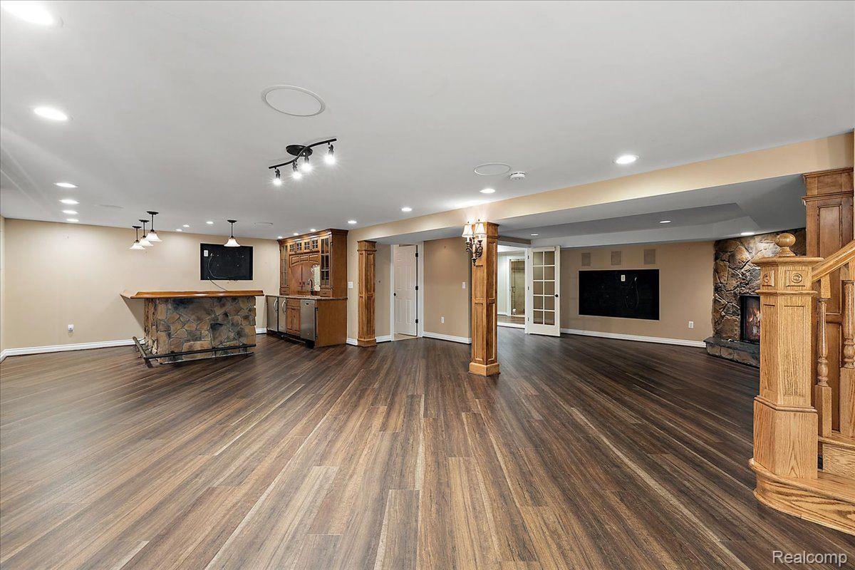 152 Oakbridge Drive