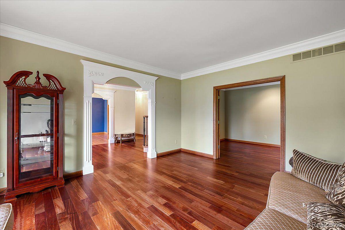 152 Oakbridge Drive