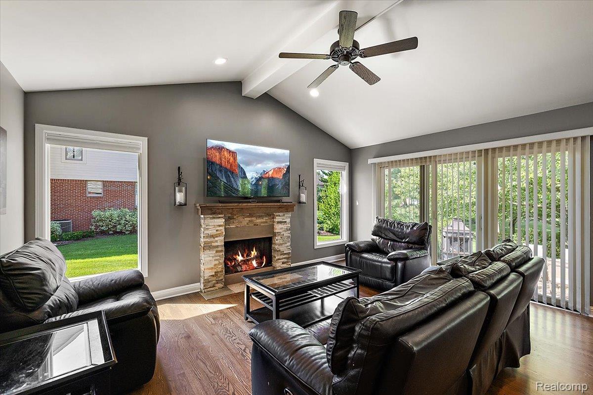 6591 Tree Knoll Drive