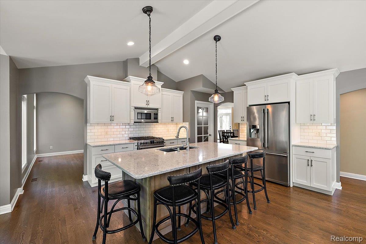 6591 Tree Knoll Drive