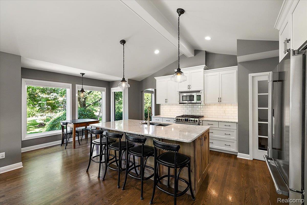 6591 Tree Knoll Drive