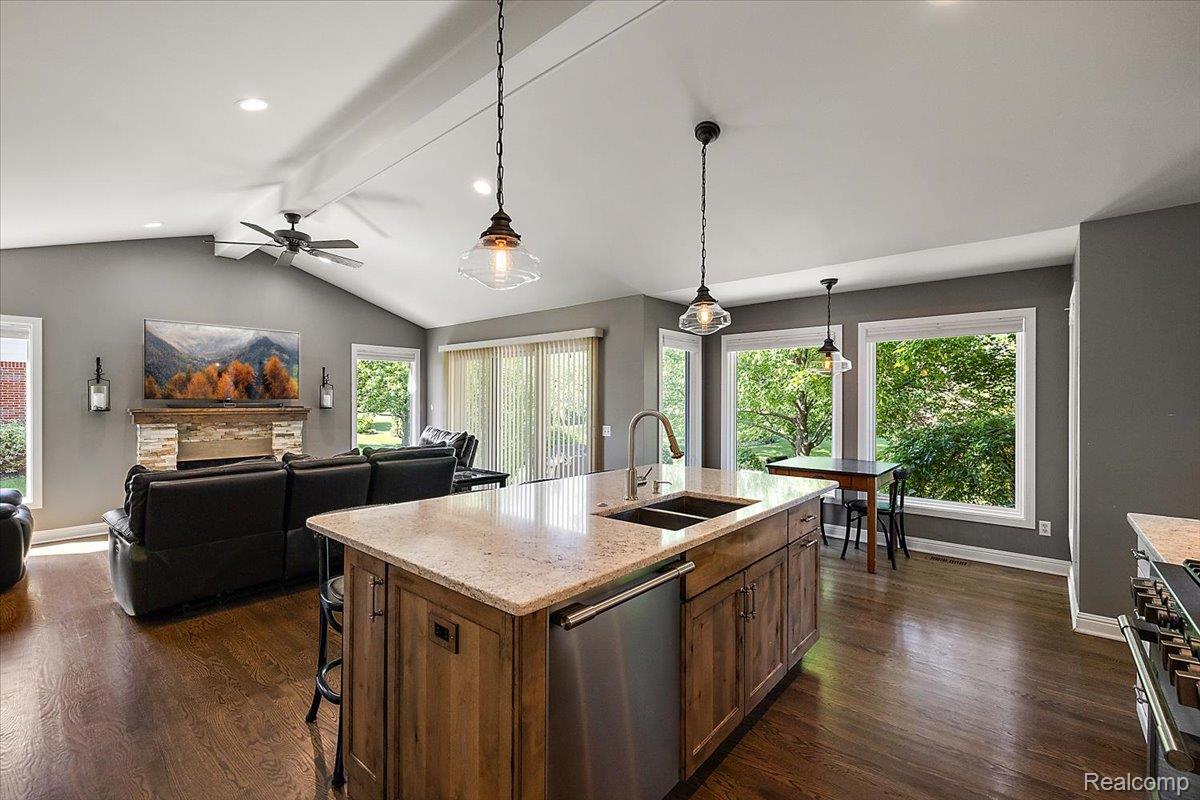 6591 Tree Knoll Drive