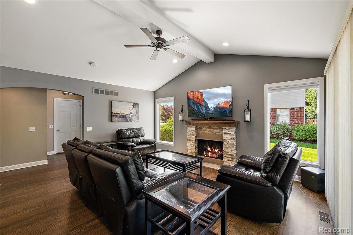 6591 Tree Knoll Drive