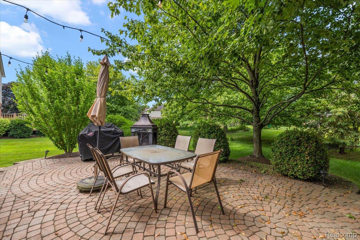 6591 Tree Knoll Drive