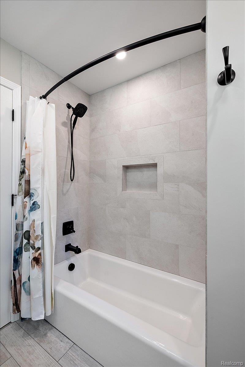 6591 Tree Knoll Drive