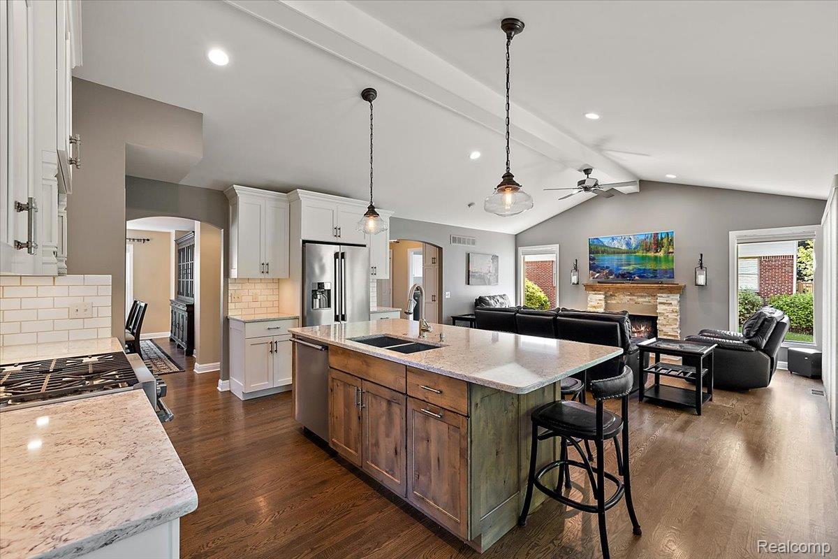 6591 Tree Knoll Drive