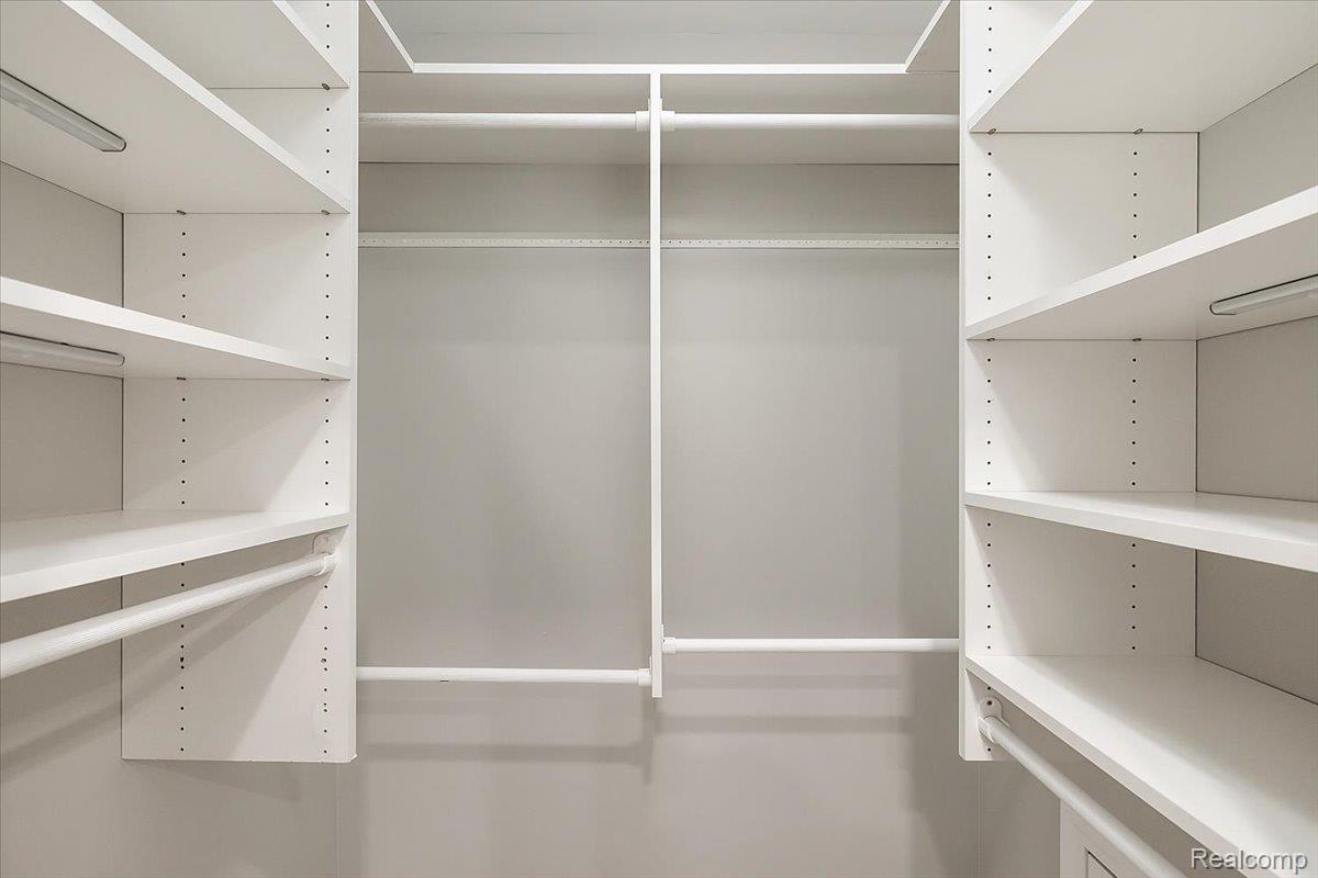 6591 Tree Knoll Drive