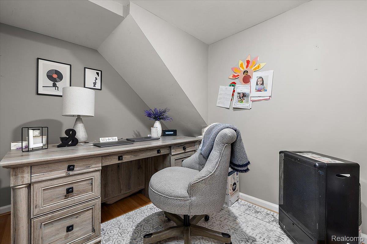 1862 E Lincoln Street