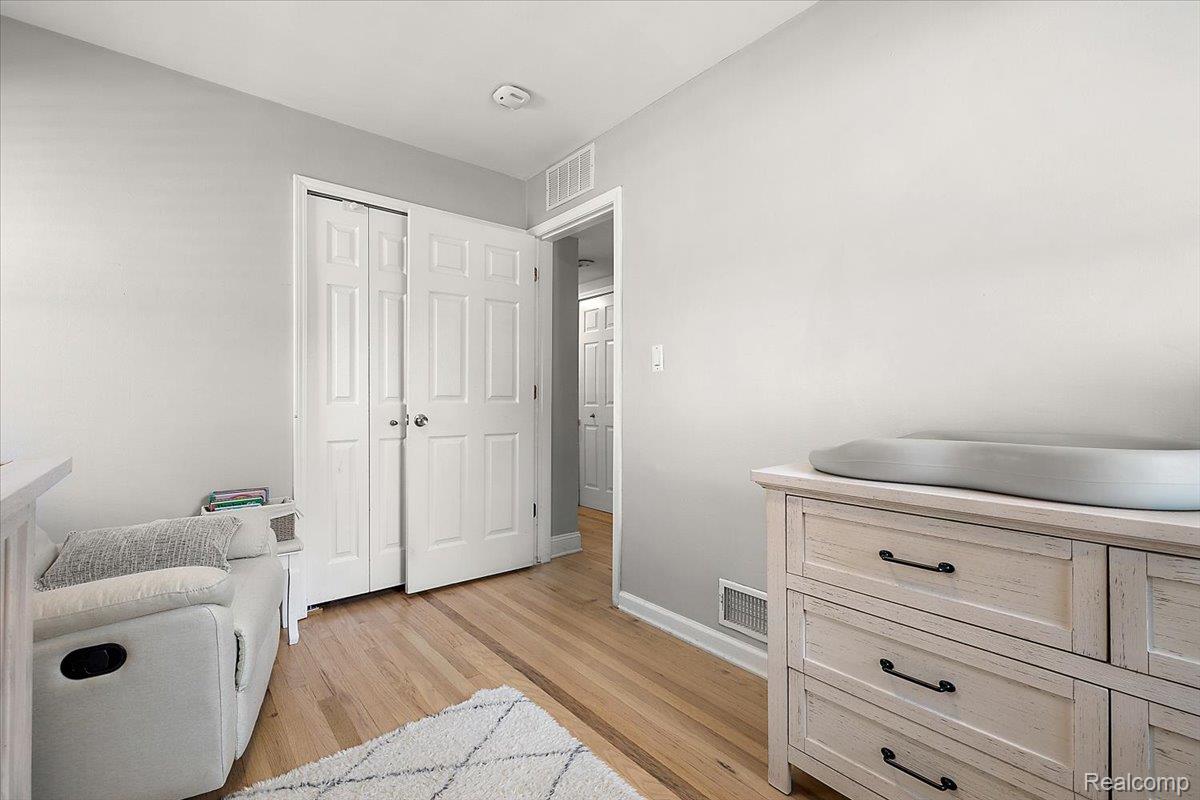 1862 E Lincoln Street