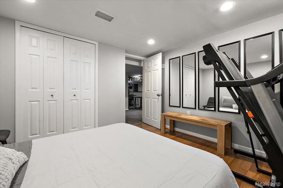 1862 E Lincoln Street