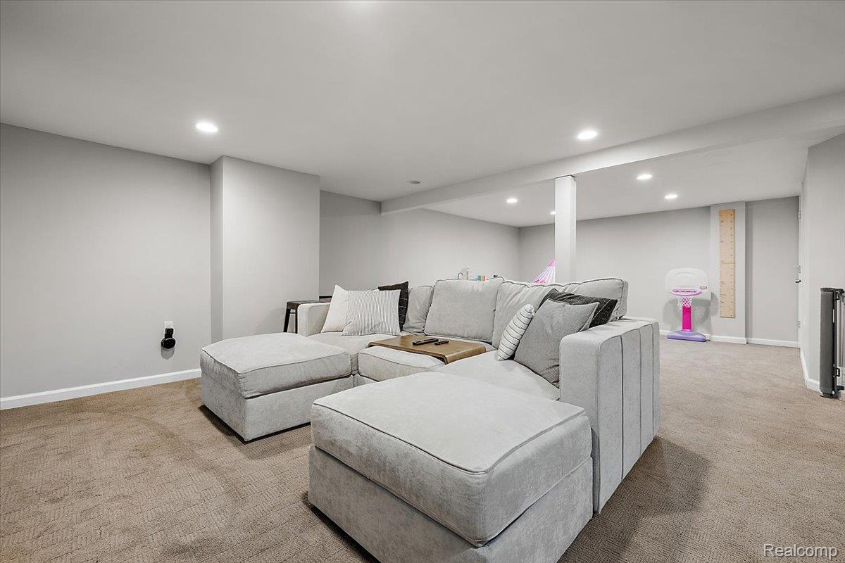 1862 E Lincoln Street