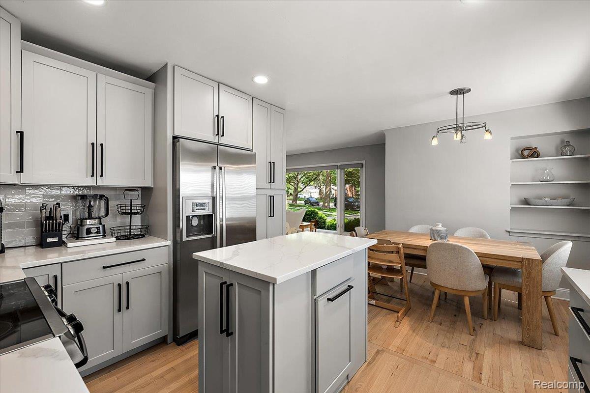 1862 E Lincoln Street