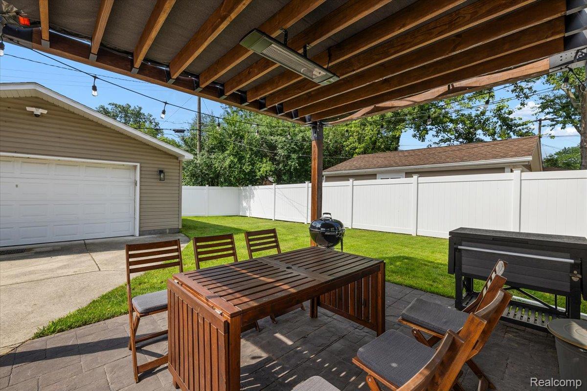 1862 E Lincoln Street