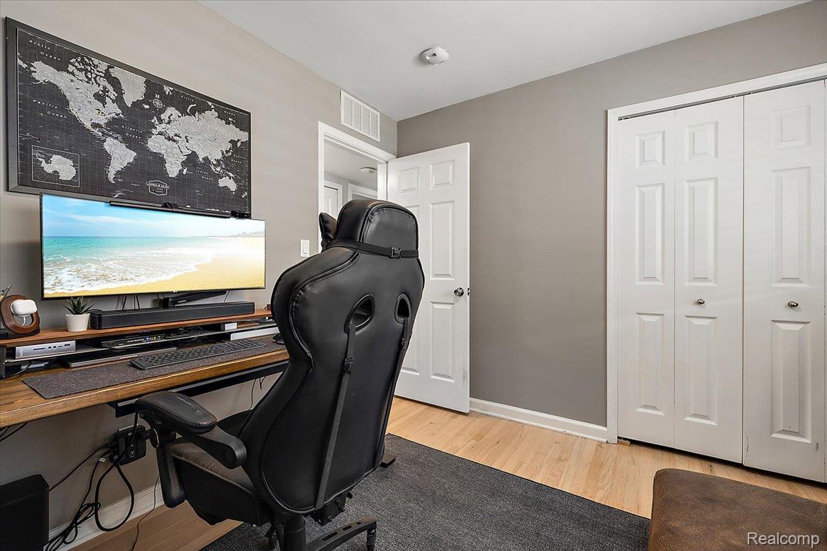 1862 E Lincoln Street