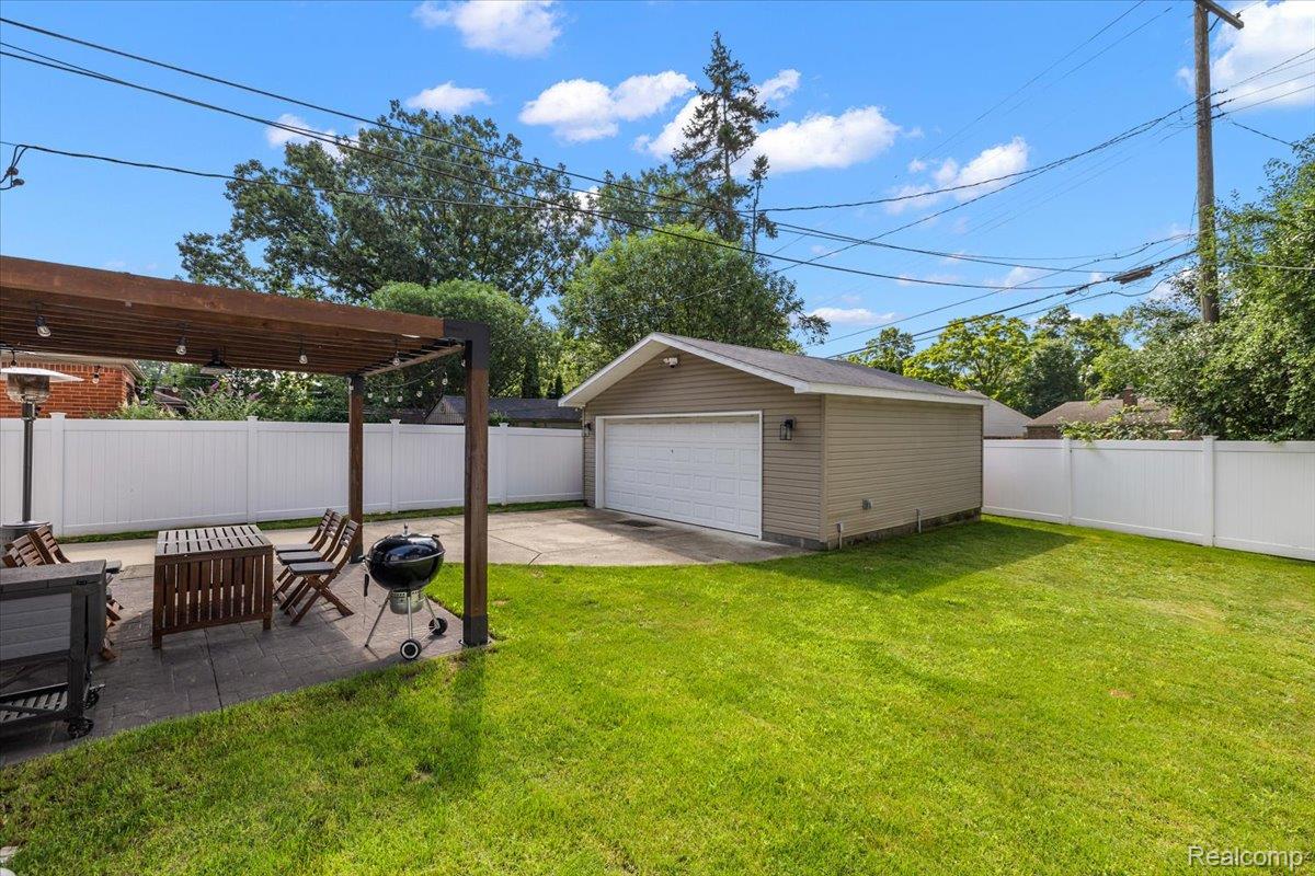 1862 E Lincoln Street