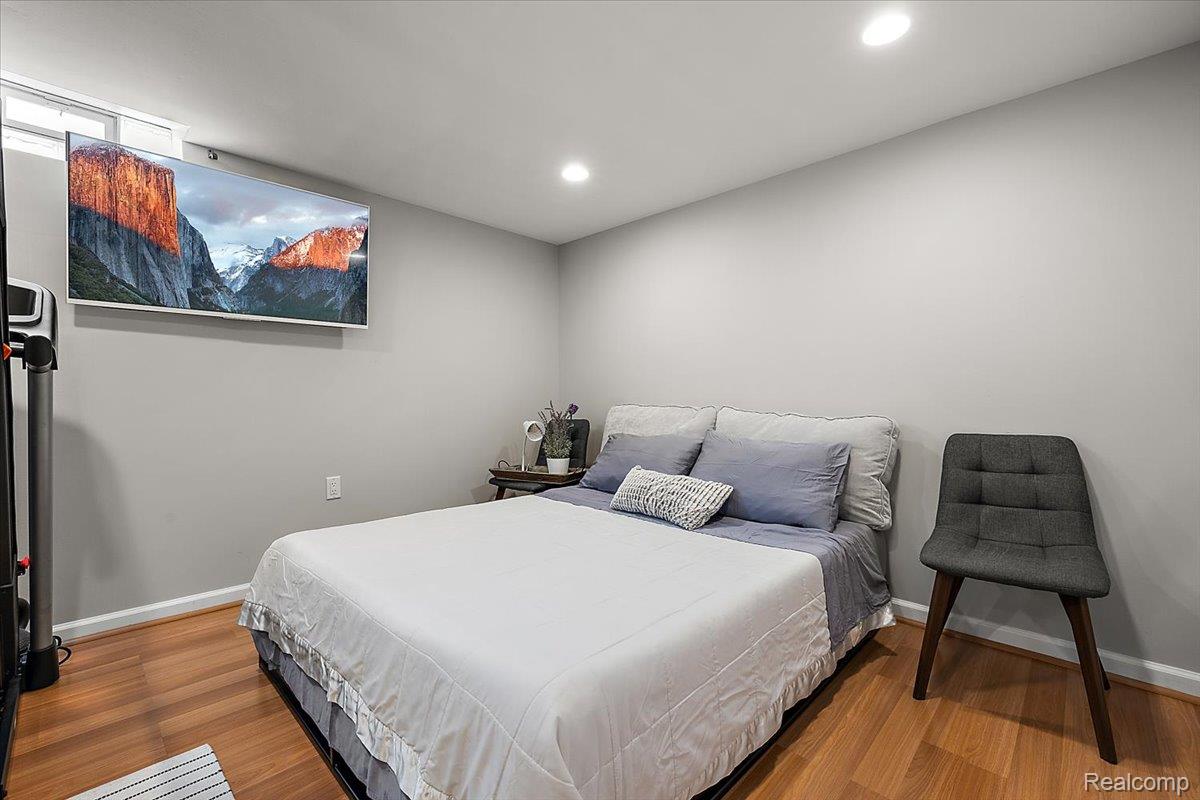 1862 E Lincoln Street